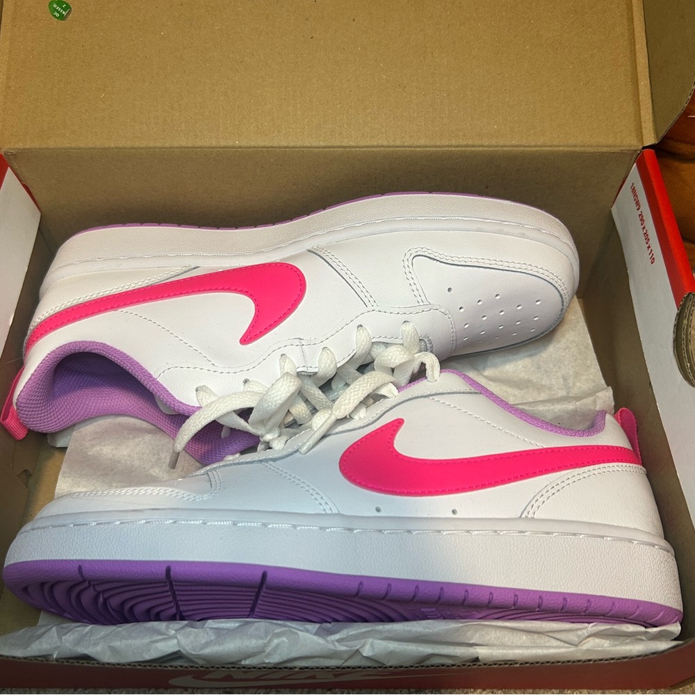 Nike Court Borough Low 2